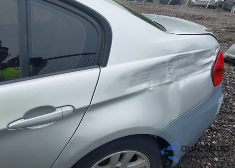 2006 BMW 325Xi из США, поврежденный, VIN WBAVD13556KV08143